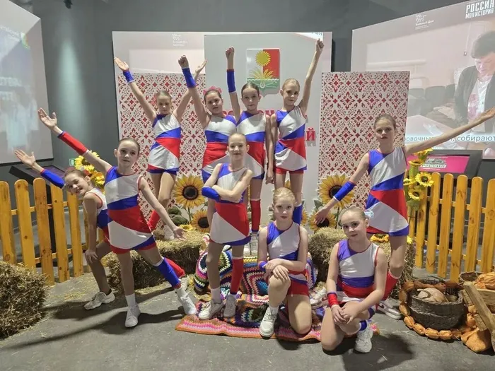 photo_5413695127609348130_y