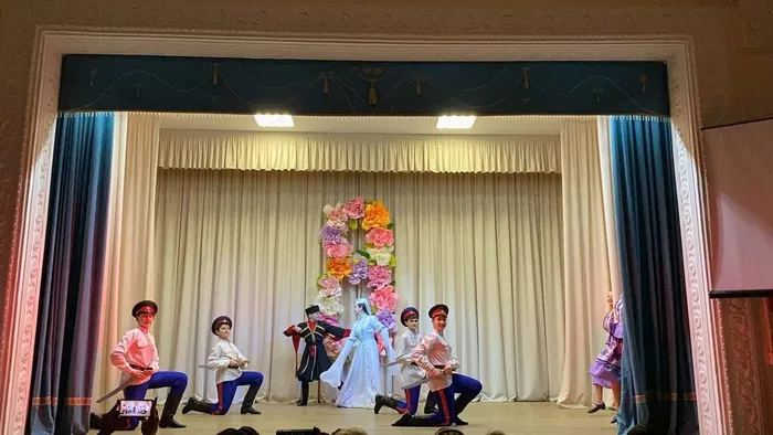 photo_5436053786750735579_y