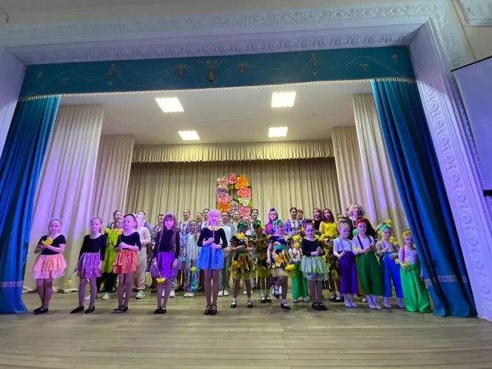 photo_5436053786750735577_y